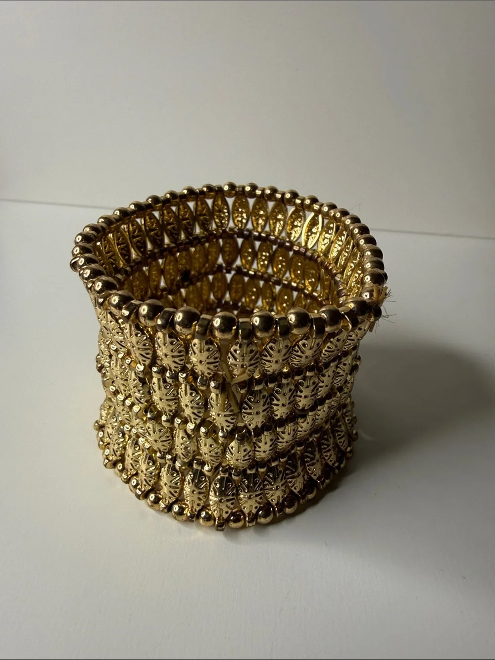 Stunning vintage Gold tone Stretch Cuff Bracelet statement cleopatra style